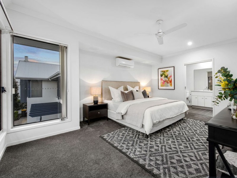 61 Mossvale Drive, Wakerley QLD 4154