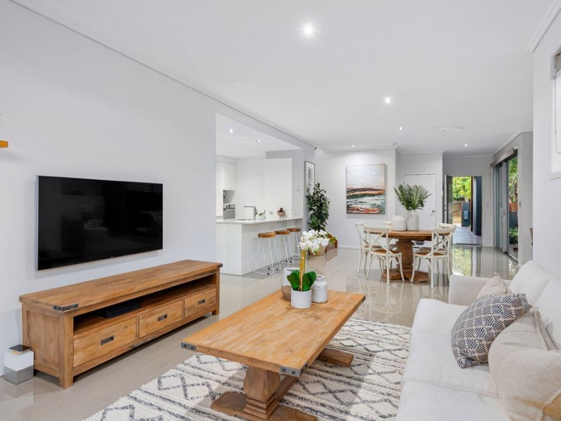 8 Habitat Drive, Wakerley QLD 4154