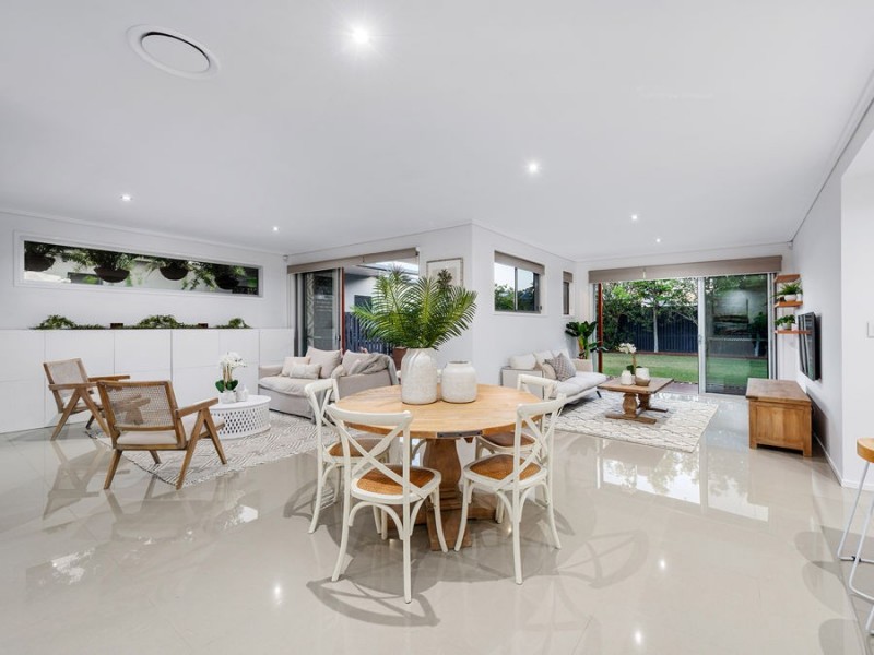 8 Habitat Drive, Wakerley QLD 4154