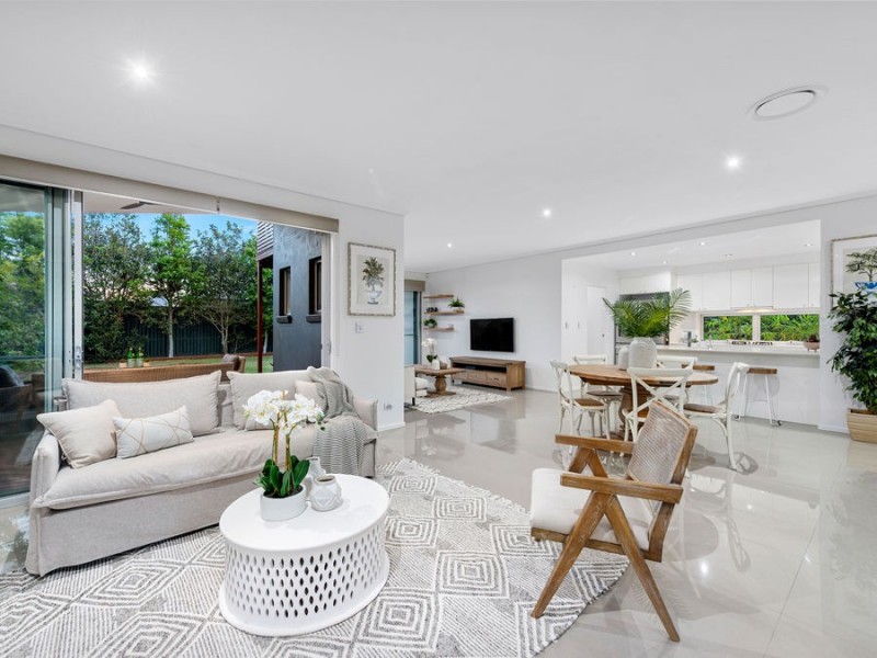 8 Habitat Drive, Wakerley QLD 4154