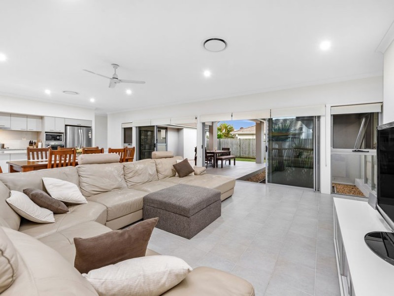 16 Macquarie Street, Wakerley QLD 4154