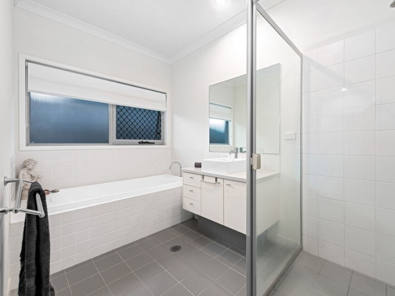 16 Macquarie Street, Wakerley QLD 4154