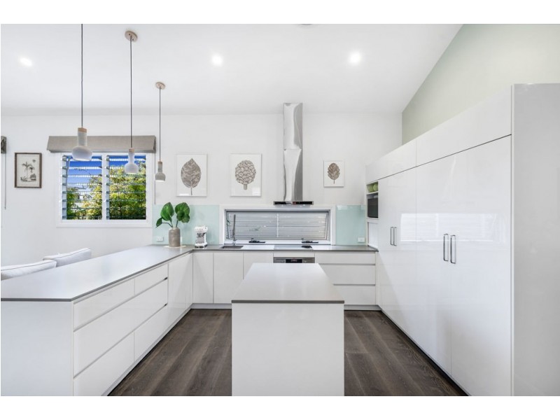 93 Pine Street, Wynnum QLD 4178