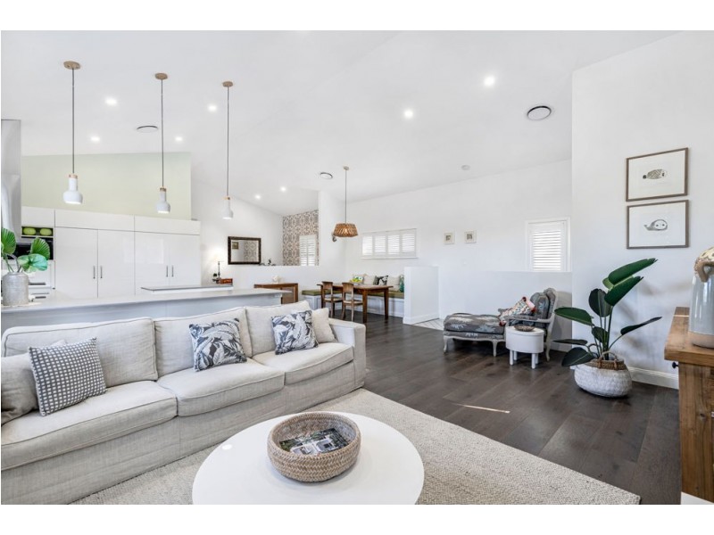 93 Pine Street, Wynnum QLD 4178