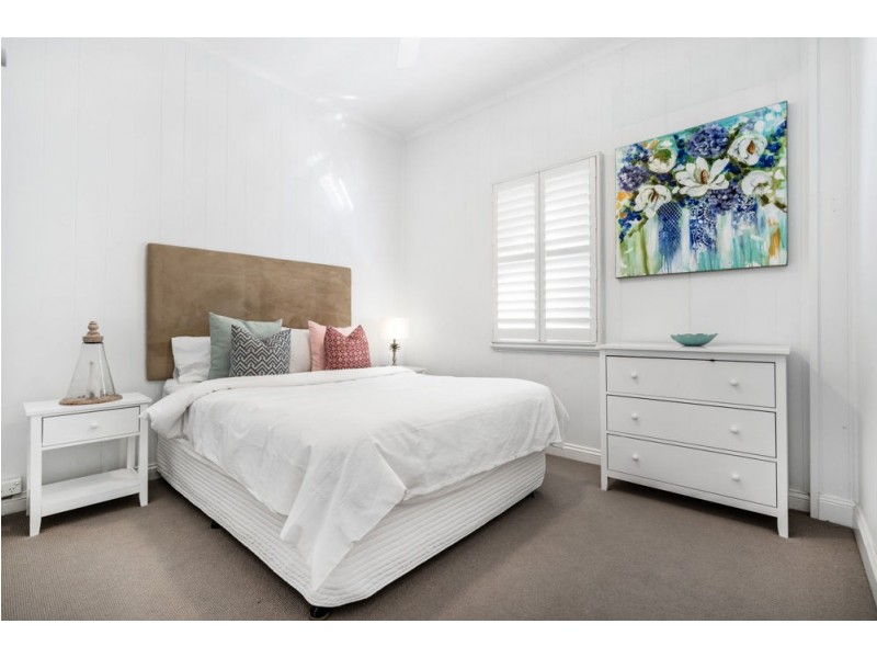 93 Pine Street, Wynnum QLD 4178