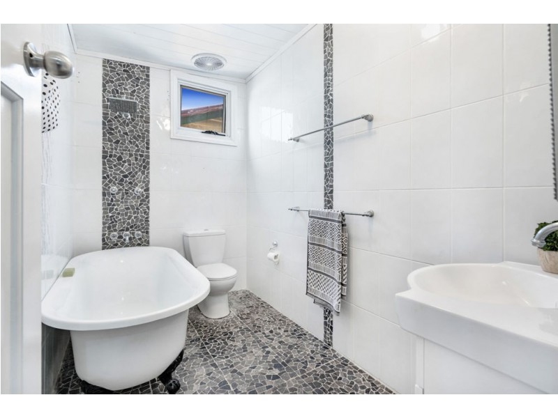 93 Pine Street, Wynnum QLD 4178