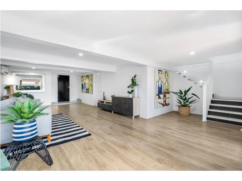 93 Pine Street, Wynnum QLD 4178