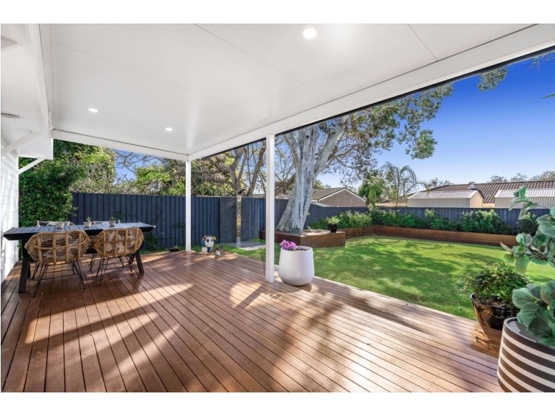 93 Pine Street, Wynnum QLD 4178