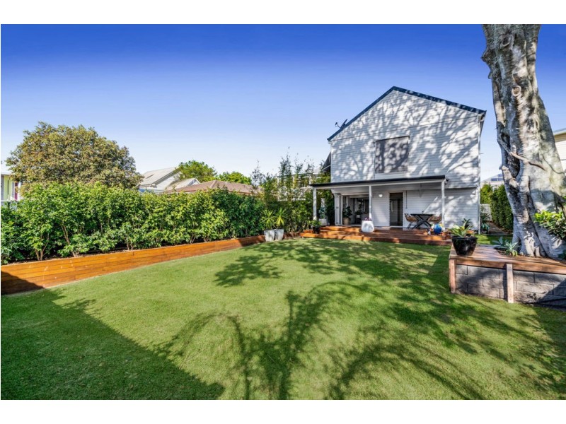 93 Pine Street, Wynnum QLD 4178