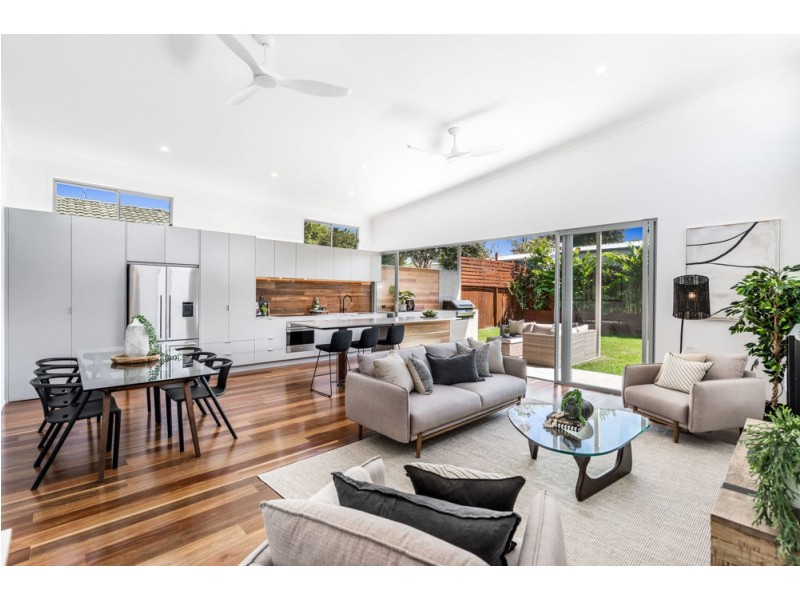 35 Madgwick Street, Wynnum QLD 4178