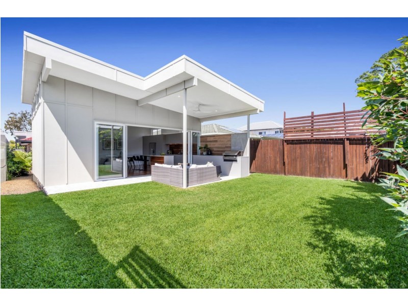 35 Madgwick Street, Wynnum QLD 4178