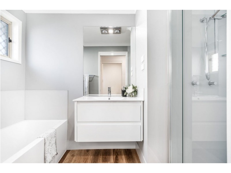 35 Madgwick Street, Wynnum QLD 4178