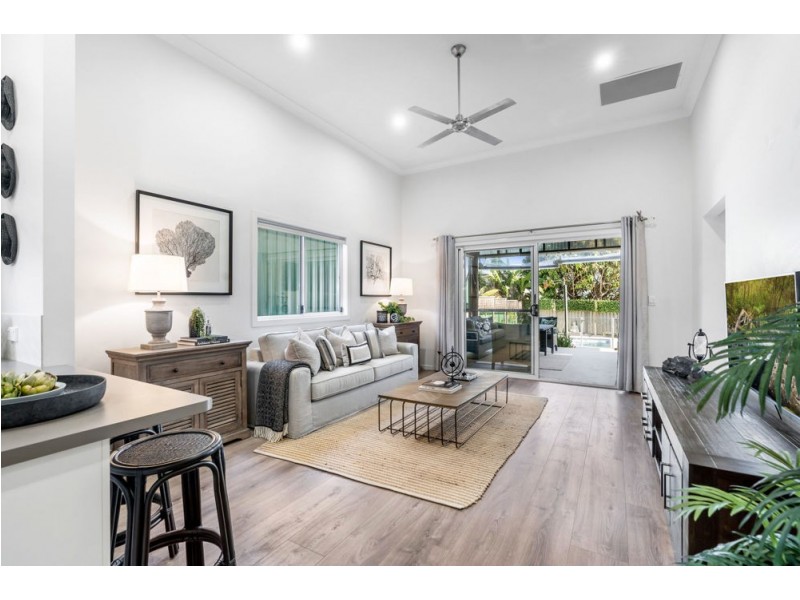 26 Haig Street, Wynnum West QLD 4178