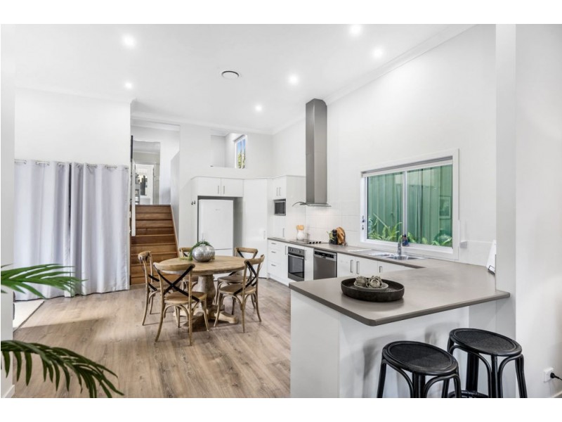 26 Haig Street, Wynnum West QLD 4178