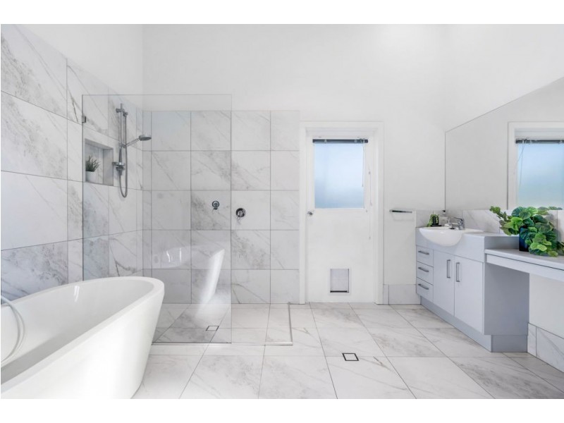 26 Haig Street, Wynnum West QLD 4178