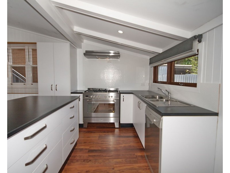 871 Esplanade, Lota QLD 4179