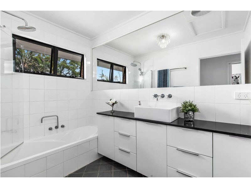 90 Stannard Road, Manly West QLD 4179