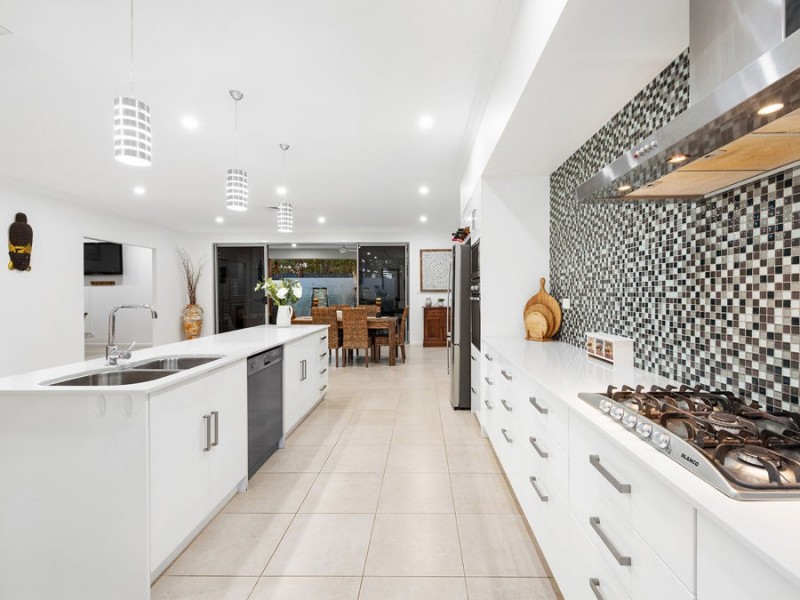 41 Talltrees Circuit, Wakerley QLD 4154