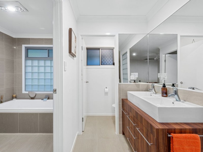 41 Talltrees Circuit, Wakerley QLD 4154