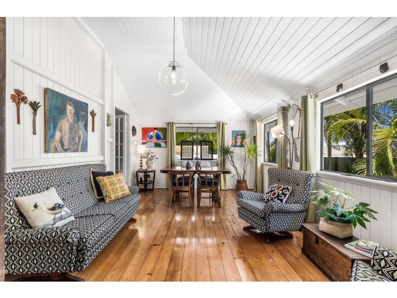 12 Johnston Street, Wynnum QLD 4178