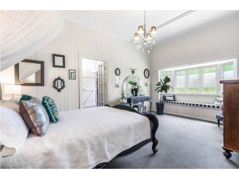 12 Johnston Street, Wynnum QLD 4178