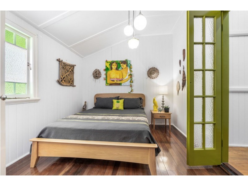 12 Johnston Street, Wynnum QLD 4178