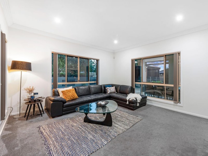1 Ashburton Street, Wakerley QLD 4154