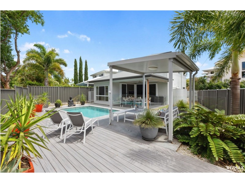 8 Moreton Avenue, Wynnum QLD 4178