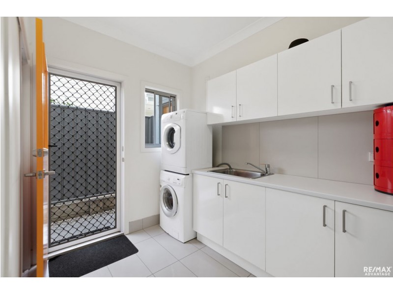 8 Moreton Avenue, Wynnum QLD 4178