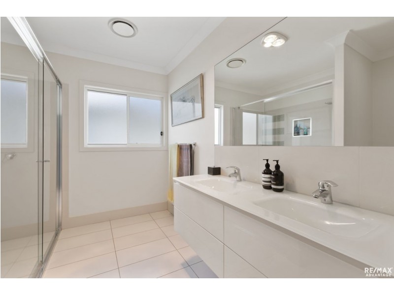 8 Moreton Avenue, Wynnum QLD 4178