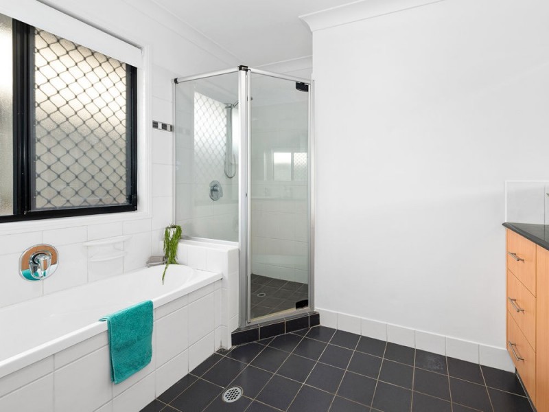 84B Blackwood Road, Manly West QLD 4179