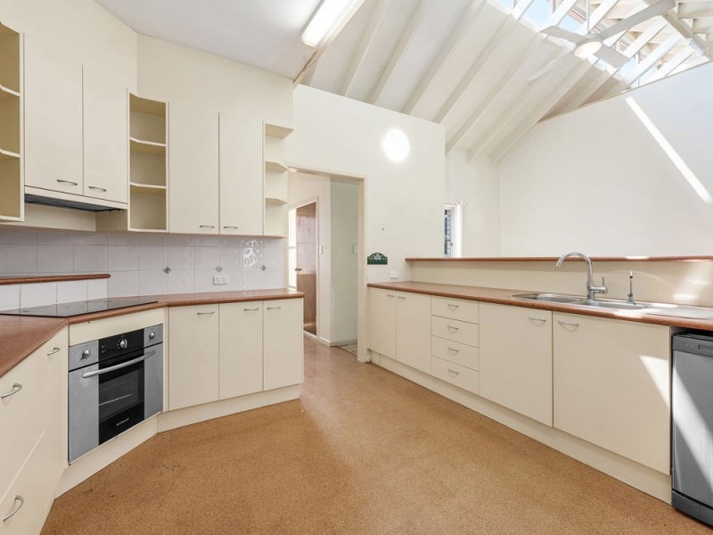 122 Preston Road, Manly West QLD 4179