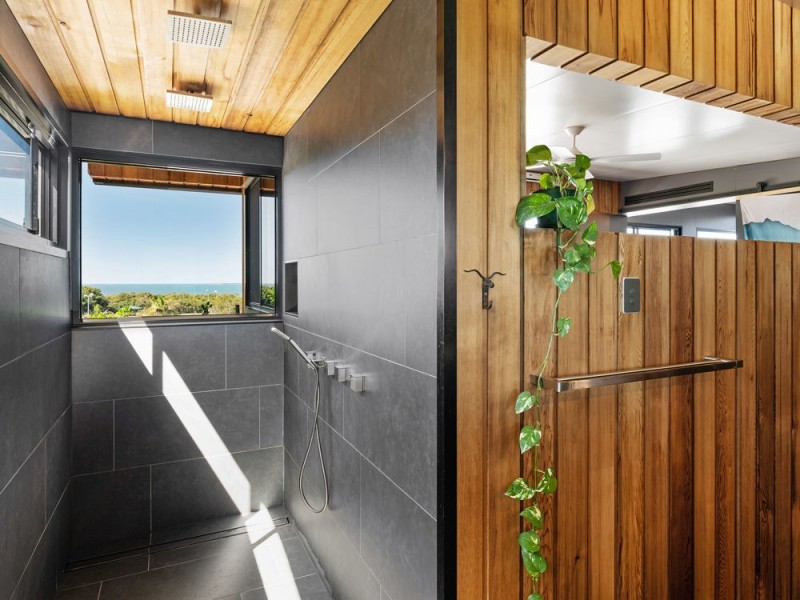 17 Warra Street, Wynnum QLD 4178