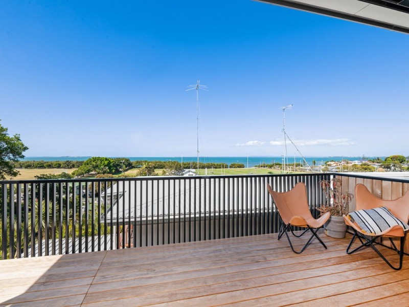 17 Warra Street, Wynnum QLD 4178