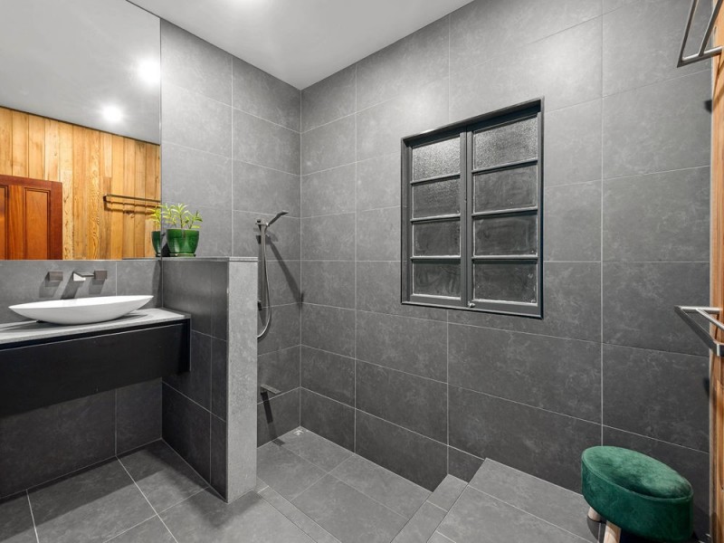 17 Warra Street, Wynnum QLD 4178