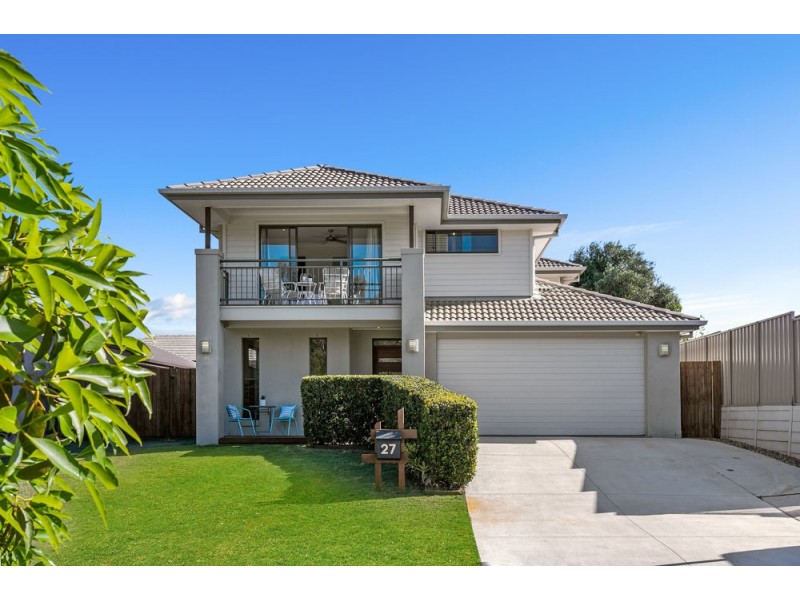 27 Schooner Circuit, Manly West QLD 4179