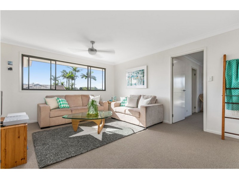 27 Schooner Circuit, Manly West QLD 4179