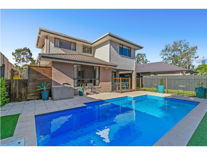 27 Schooner Circuit, Manly West QLD 4179