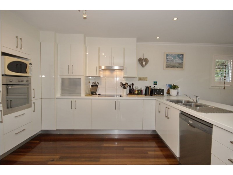 29 Wood Street, Manly QLD 4179