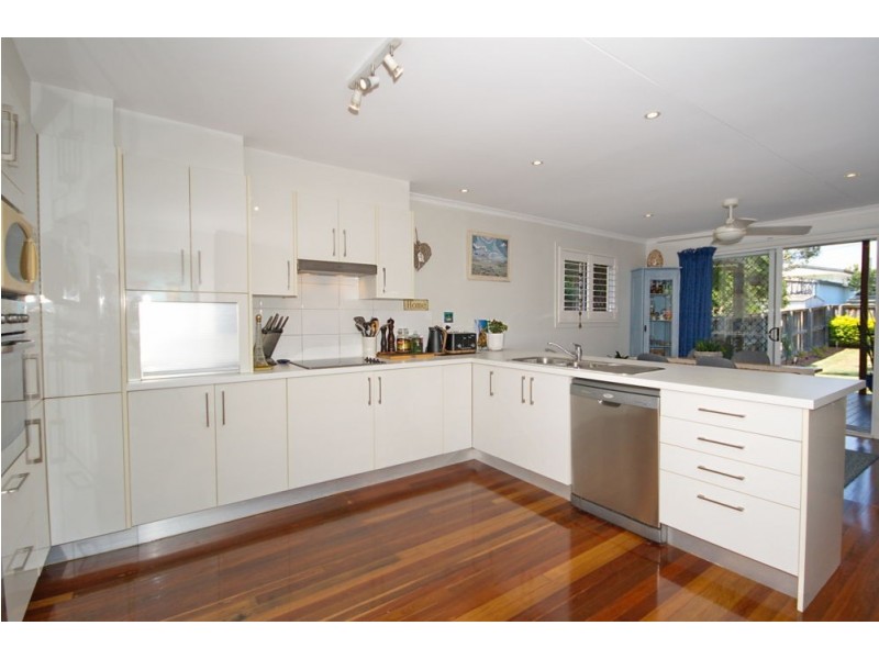 29 Wood Street, Manly QLD 4179