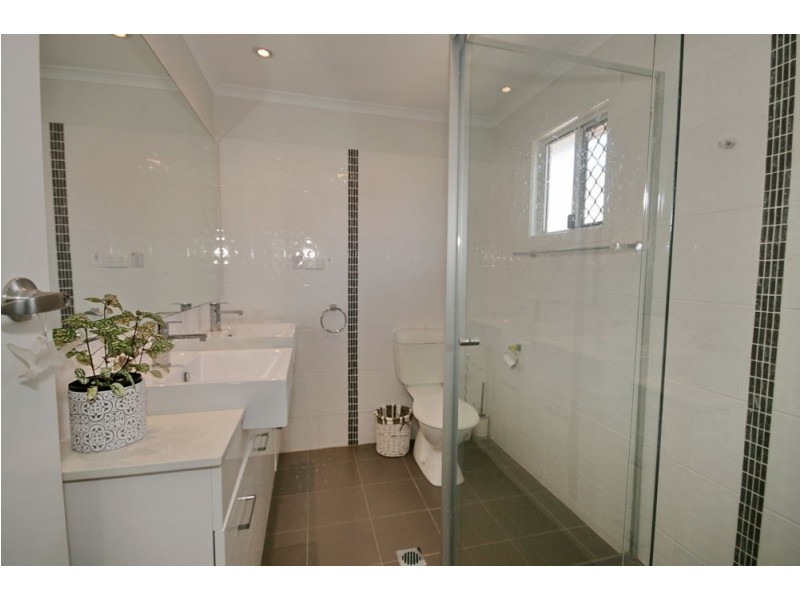 29 Wood Street, Manly QLD 4179