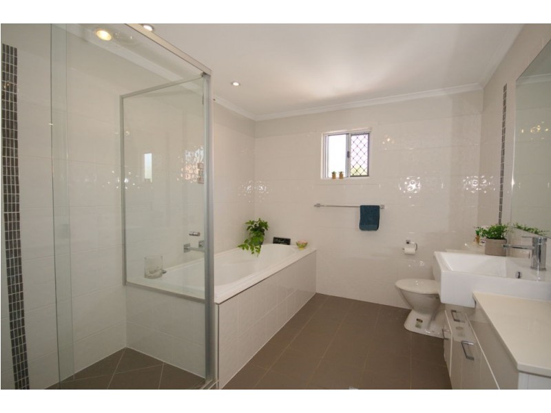 29 Wood Street, Manly QLD 4179