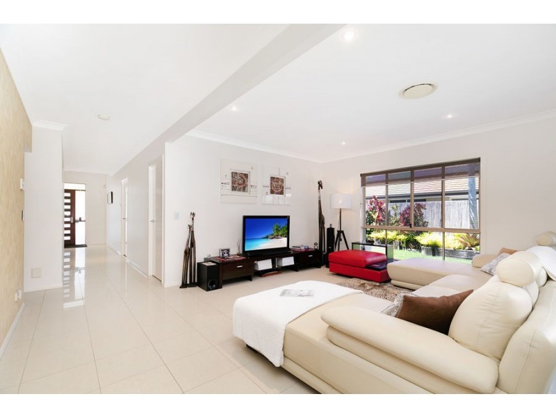 52 Red Gum Crescent, Wakerley QLD 4154