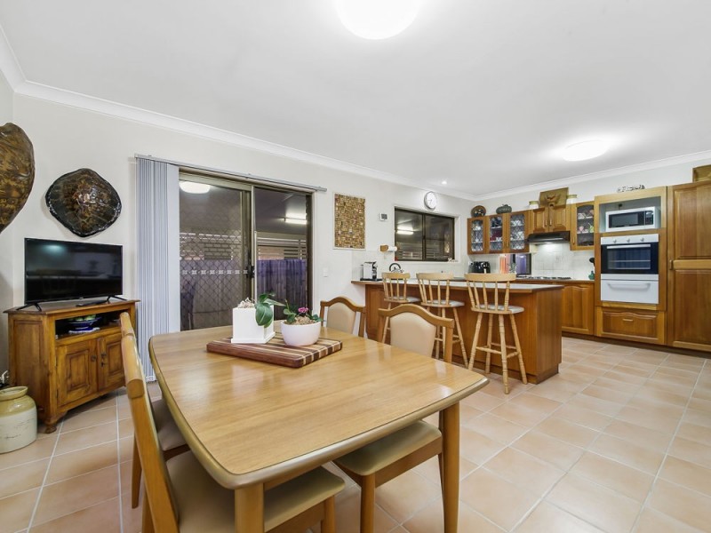 1 Leith Court, Wynnum West QLD 4178