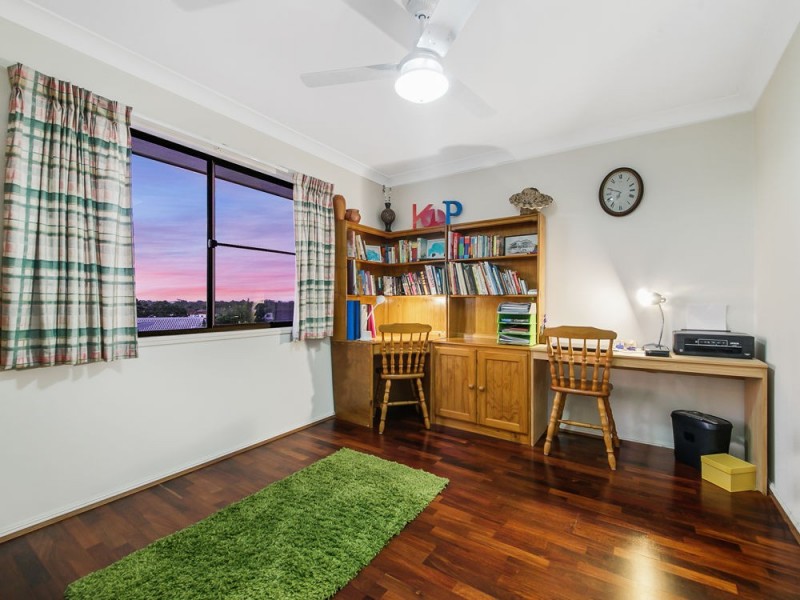 1 Leith Court, Wynnum West QLD 4178