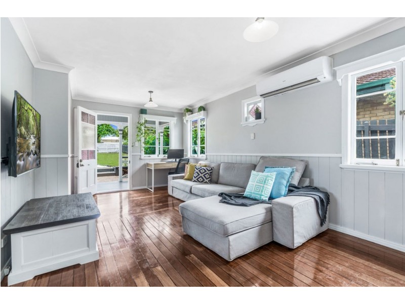 32 Haig Street, Wynnum West QLD 4178