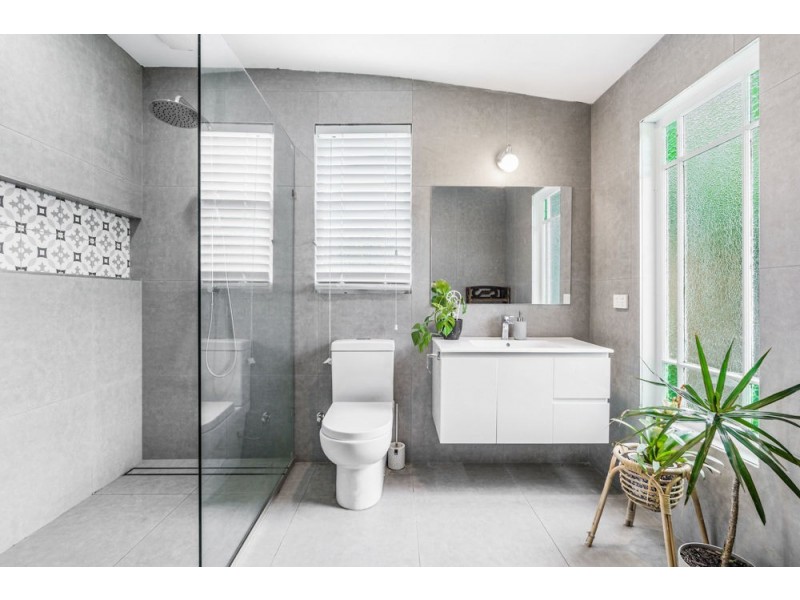 32 Haig Street, Wynnum West QLD 4178