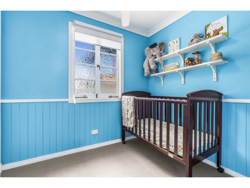 32 Haig Street, Wynnum West QLD 4178