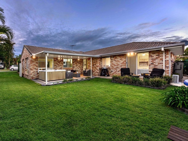 8 Ransom Place, Wakerley QLD 4154