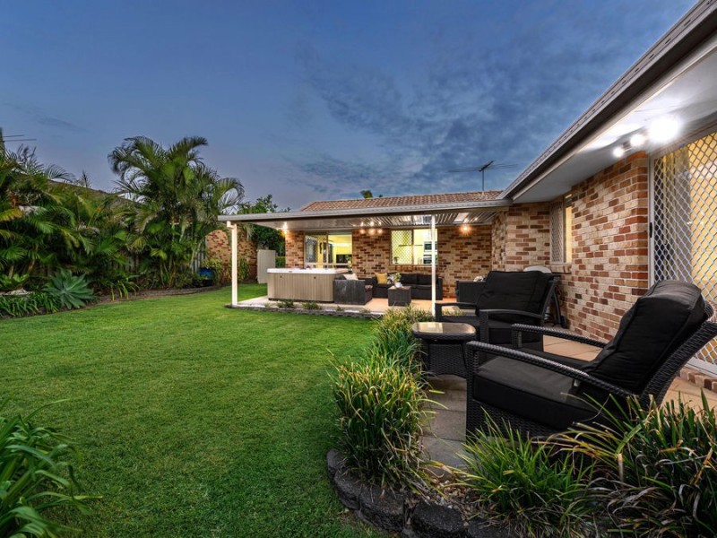 8 Ransom Place, Wakerley QLD 4154